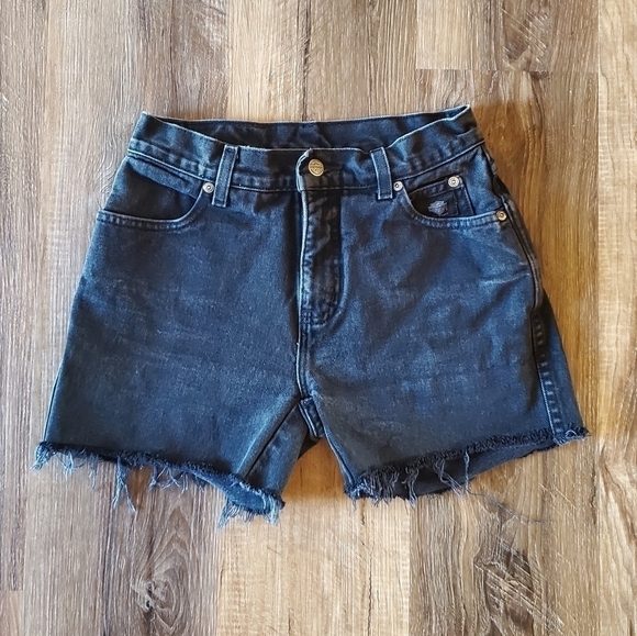 HARLEY Davidson H-D Black Denim Frayed Shorts Size 4 or 6 - Picture 1 of 9